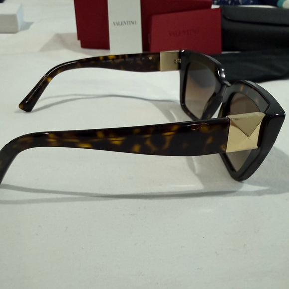 Valentino Havana Sunglasses with Rockstud Accents on either side - Picture 10 of 11